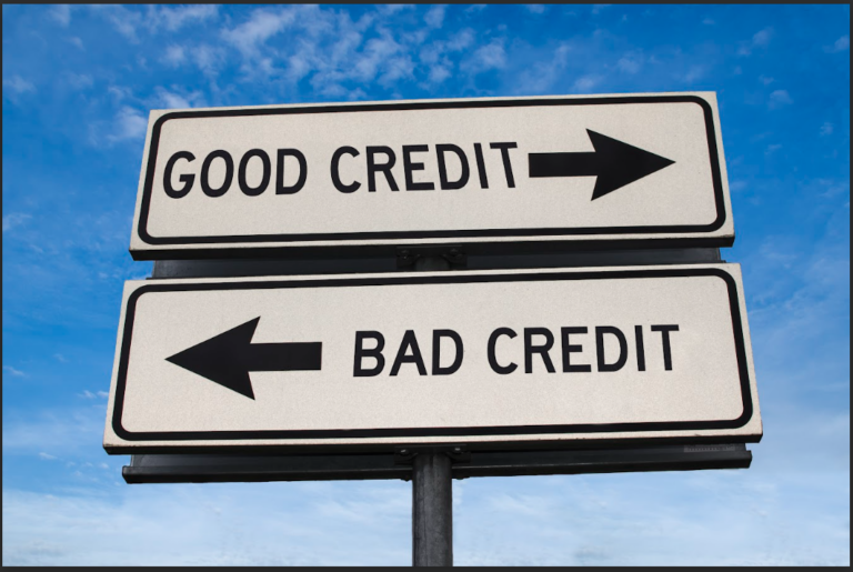 arrow to the right pointing to good credit, arrow to the left pointing to bad credit